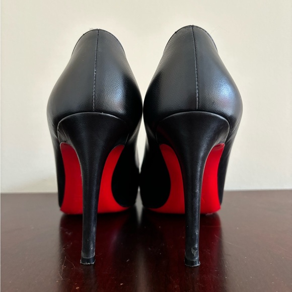 Christian Louboutin Round Toe Pumps in Black Leather - Picture 1 of 7